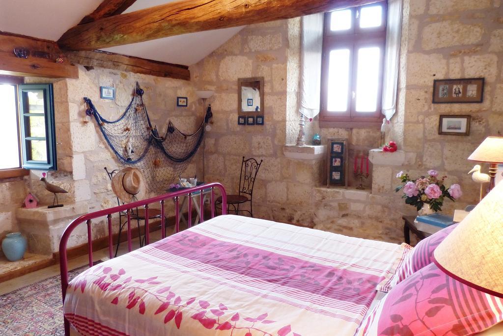 Bed and Breakfast L'Echappée Belle Périgord à Cercles Chambre photo